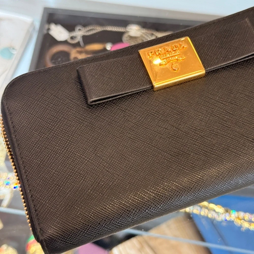 Prada Zippy Saffiano Leather Bow w/gold Wallet